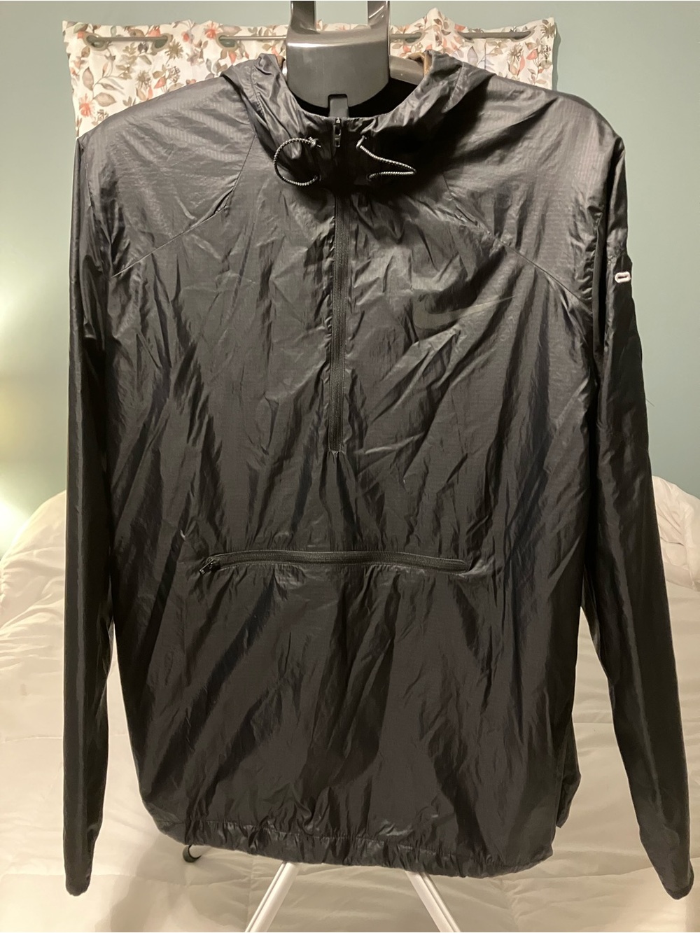 Nike Windbreaker Jacket Mens Large Black Hooded 1/2 Zip Swoosh Lightweight